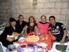 24042014 Arturo Galarza con amigos en el festejo de su cumpleaños.