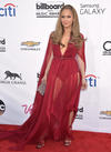 El joven cantante Austin Mahone también pasó por la alfombra roja en el MGM.
