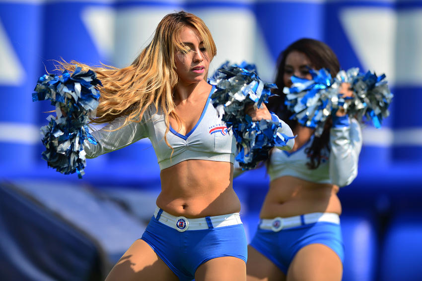 Las Porristas De Cruz Azul Se Adueñaron De La 15 Las Chicas Más Bellas