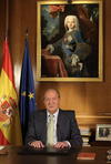 Juan Carlos de Borbón dirigió un mensaje a los españoles en el que justificó su decisión de abdicar en el objetivo de "abrir una nueva etapa de esperanza en la que se combinen la experiencia adquirida y el impulso de una nueva generación".