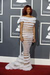 Sin duda Rihanna acostumbra a llevarse todas las miradas en la alfombra roja con sus polémicos outfits.