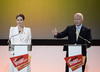 El ministro británico de Exteriores, William Hague y Angelina Jolie presenciaron una exposición fotográfica durante su visita.