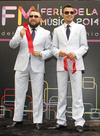 Poncho Lizárraga y Giovanni de la Banda El Recodo inauguraron la Primera Feria de la Música en el lobby del Auditorio Nacional.