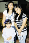 28062014 CANASTILLA.  Mavis y su mamá Juanina.