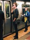 En varias ocasiones, usuarios han captado a la estrella de El Diablo Viste a la Moda viajando en el Metro.