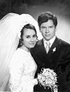 Ofelia Cerda de Soto y José Antonio Soto Medina festejando 25 años de casados el 10 de octubre de 1971, junto a sus hijos Emilio y Rosario, Ma. del Carmen y Salvador, Ma. de los Ángeles y José Luis, Ana María y Rodolfo, Jair y Ma. Teresa, y su nieta, Viridiana.