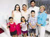 08072014 Adriana, Manolo, Padre César, Luz María, Valeria, Paulo y Mayra.