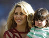 Shakira sorprendió al salir al escenario con su pequeño hijo Milan Piqué.