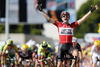 Mientras diferentes competidores se separaban del pelotón en escapadas sucesivas, Nibali mantuvo el ritmo de sus competidores para conservar la camiseta amarilla del líder.