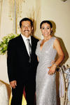 20072014 Los festejados en compañía de su hijo, Heriberto Arellano Barrientos.