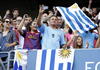 La afición uruguaya le dio la bienvenida en el Camp Nou.