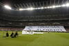 El recuerdo al exjugador y extécnico del Real Madrid, fallecido el pasado 7 de julio a los 88 años de edad por una parada cardíaca, fue el prólogo al inicio de la ida de la Supercopa de España.