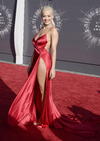 Rita Ora lució uno de los vestidos más sensuales.
