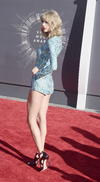 Rita Ora lució uno de los vestidos más sensuales.