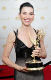 La estrella de The Good Wife, Julianna Margulies, ganó el Emmy a la mejor actriz en una serie dramática.