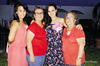 31082014 La futura mamá, en compañía de su mamá, la Sra. Gloria Vargas; su abuelita materna, Sra. Teresita Maciel, y su abuelita paterna, Sra. Celia Ibarra.