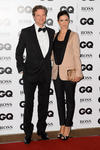 El piloto Lewis Hamilton y la cantante Nicole Scherzinger posaron a su llegada a la gala.