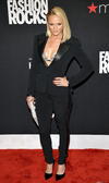 Miranda Lambert eligió un casual y atrevido "outfit" para la gala.