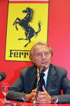 El gerente general de Fiat-Chrysler, Sergio Marchionne, estará al frente de Ferrari en lo inmediato.