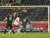 Con dos goles el Sevilla logró tres puntos ante el Feyenoord.
