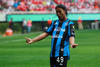 Ronaldinho debutó y brilló con un gol y una asistencia ante Chivas.
