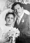 Sr. Carlos Cassio Casas (f) y Sra. Conchita Corpus de Cassio, el día de su boda, el 11 de agosto de 1971.