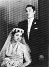 Miguel López V. (f) y Herminia Aguirre S., se casaron en la Catedral del Carmen el 25 de septiembre de 1965. Los acompañan sus padrinos, Sra. Emma Díaz de Márquez (f) y Sr. Leonardo Márquez L. (f).