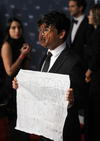 El actor Francisco Barreiro protestó también por los jóvenes desaparecidos de Guerrero en la ceremonia de la primera edición de los premios Fénix.