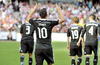 Con gol “de vestidor”, el portugués Cristiano Ronaldo abrió la cuenta para los “blancos” al minuto dos gracias a un centro retrasado del francés Karim Benzema.