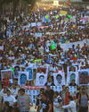 En la Ciudad de México, más de 50 mil personas, la mayoría jóvenes, se unieron en una marcha multitudinaria que transformó el corazón de la capital mexicana en una caja de resonancia con el mensaje claro de exigir la aparición de los 43 normalistas.