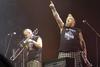 Los 16 mil fanáticos que se dieron cita en el recinto, incluso desde horas antes del inicio del concierto, disfrutaron de rolas como Full gas, Estampida y Niño soldado con las que arrancó la velada en la que ninguna persona se resistió a cantar o saltar desde su lugar con los puños en alto.
