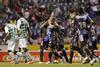 Con un penal en tiempo de compensación, Puebla le arrebató la victoria a Santos Laguna, al rescatar el empate 3-3 en el estadio Cuauhtémoc.