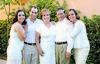 23112014 EN FAMILIA.   Salvador y Mercedes con sus hijos Yenssi, Samir e Itzel.