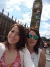 Angelica y Katy en Londres en su reciente viaje de XV Años