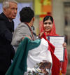 Malala escuchó al joven que le pedía algo en el nombre del país.
