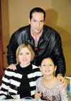 Adriana y María José.