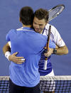 Novak eliminó al defensor del título, por 7-6 (1), 3-6, 6-4, 4-6 y 6-0, y se enfrentará por el título con el británico Andy Murray.