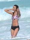 La modelo rusa Irina Shayk no desaprovechó su viaje a México y pudo escaparse a disfrutar de las playas de Cancún.