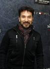Plutarco Haza, miembro del elenco de la obra, también desfiló por la alfombra.