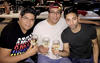 12022015 AMIGOS.  Fer, Luis Ge y Bilu celebrando en Laredo, Tx.