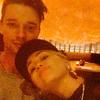 Miley Cyrus presumió en su red social el regaló de San Valentín que recibió.