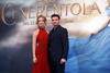 El actor Richard Madden, quien interpreta al príncipe, no pudo faltar en el acto promocional.