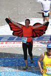 La meta del Maratón Lala se llenó de color.