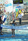 Demissie Misiker llegó a la meta en el Bosque Venistiano Carranza y se coronó campeona femenil con un tiempo de 2:37:37.