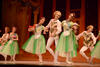 La música, las luces, la escenografía y los elaborados vestuarios recrearon la atmósfera de la obra e hicieron lucir aún más la gran técnica del Ballet de San Petersburgo.