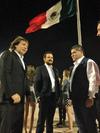 Los artistas sorprendieron al aparecer en la Plaza Mayor.