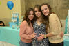 12032015 FUTURA MAMá . María Plata Bravo muy contenta el día de su baby shower. La acompañan sus hermanas, Melissa y Mariel.