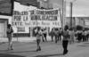 Marcha de personal del Instituto 18 de Marzo para agradecer prestación sindical en 1980.