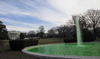 El agua de fuentes de la Casa Blanca fue teñida de verde con motivo de la festividad de San Patricio, patrón de Irlanda.