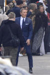 Daniel Craig lució un traje azul durante la filmación de la escenas.